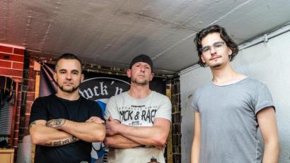 Bild: Kilian Fleischmann/exb
Benjamin Kowalczyk, Stefan Grünwald und Kilian Fleischmann (von links) sind die Band ""Rawck'n Röll" aus Amberg.