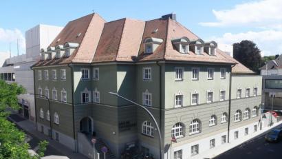 Bild: Gabi Schönberger
Was wird aus dem Evangelischen Vereinshaus? Diese Frage dürfte demnächst in vielen Familien und an Stammtischen Stadtgespräch sein.