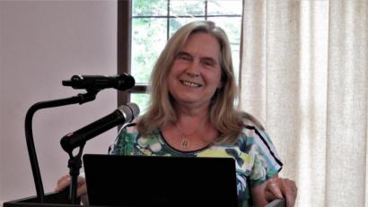 Bild: ubb
Kornelia Schmid, Gründerin des Vereins "Pflegende Angehörige" sprach bei der Fachtagung vom Alltag bei der Pflege. Sie stellte viele Mängel heraus vonseiten der Politik und des Gesundheitswesens, die verbesserungsbedüftig seien, um den Pflegepersonen im privaten Haushalt die Arbeit leichter zu machen. .