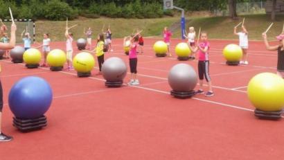 Bild: öt
Trommelwirbel steht auch heuer wieder an beim Ferienprogramm der Gemeinde Neusorg, das Jugendbeauftragte Alexandra Mark-Sischka organisiert hat.