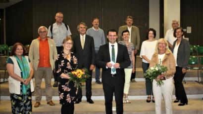 Bild: lg
Die neu gewählte Vorstandschaft mit Regierungspräsident Axel Bartelt (Fünfter von links) und Landrat Thomas Ebeling (vorne Bildmitte), der künftig den Trägerverein Bavaria Bohemia e.V. als 1. Vorsitzender leitet.