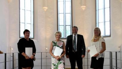 Bild: Marko Pammer/exb
Die Dankurkunden überreichte Bürgermeister Frank Zeitler (Zweiter von rechts) an (von links) Evi Thanheiser, Irene Ehemann und Heidi Eckl.