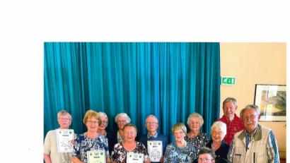 Bild: Renate Trammer/exb
Die Schlesier ehren ihre Mitglieder mit (von links, hinten) Anna-Maria Dimpl, Rita Beimler, Margot Beer, Gerlinde und Johannes Gründl, Renate Dimper, Wilfried Karwat sowie (vorne) Regina Stich, Erika Hein, Heide Feineis, Lothar Fischer und Gerhard Krohn.