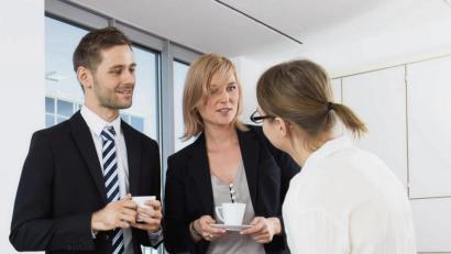 Symbolbild:  Christin Klose/dpa
Äh ...? Wem im Job selten eine schlagfertige Reaktion einfällt, der kann sich verschiedene Antwortmethoden antrainieren.