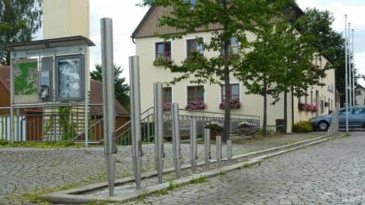 Archivbild: ld
Das Rathaus in Brand.