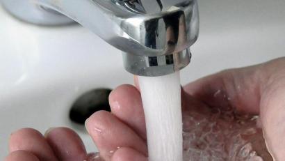 Symbolbild: amb
Das Wasser in Tirschenreuth muss weiterhin abgekocht werden.