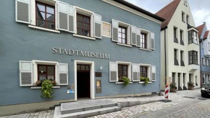 Bild: Götz
Das Stadtmuseum wird konzeptionell erneuert und barrierefrei umgebaut.. Eine neue Treppenanlege mit Rampe führt künftig ins Gebäude.