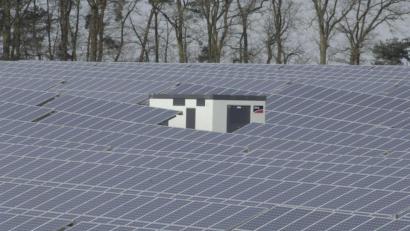 Symbolbild: uax
Der Stadtrat von Oberviechtach wies in seiner jüngsten Sitzung die Fragestellung des Bürgerbegehrens gegen weiteren Flächenfraß durch Solaranlagen zurück und bekräftigte seine Haltung, am zehn Hektar großen Solarfeld bei Ortsteil Hof festzuhalten.