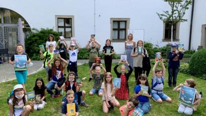 Bild: Regionalbibliothek Weiden/exb
Der Sommerferien-Leseclub der "Regi" geht in die nächste Runde. Auch die Kinder der Rehbühlschule lesen mit.