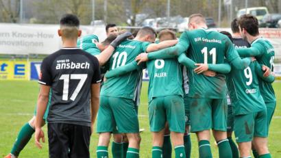 Archivbild: Hubert Ziegler
Torjubel bei der DJK Gebenbach im Spiel gegen die SpVgg Ansbach. Ende November 2019 trennten sich beide Mannschaften 3:3 unentschieden.