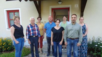 Bild: amö
Vorstandschaft des GOV mit (von links) Bürgermeisterin Sonja Meier. Matthias Karl, Anita Schöberl, Johann Elsner, Michaela Hambeck, Gerda Högerl, Jürgen Hambeck und Andrea Seidl.