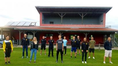 Bild: Michaela Kirchberger/exb
Franz Kirchberger (Zweiter von links) steht weiter an der Spitze der Sportfreunde Weidenthal-Guteneck. Das Bild zeigt ihn im Kreise seiner Vorstandskollegen.