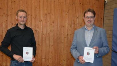 Bild: jr
Die beiden gemeindlichen Jugendbeauftragten Andreas Fuchs (links) und Thomas Flügel laden zur Teilnahme am diesjährigen Ferienprogramm in Pechbrunn ein. Insgesamt sieben Veranstaltungen warten auf die Kinder.