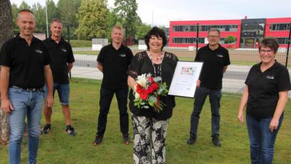 Bild: kro
Silvia Stark wurden zur Ehrenvorsitzenden des Turnvereins ernannt. Dazu gratulierte das komplette TVW-Präsidium. Von links Werner Rustler, Peter Schiml, Benjamin Fischer, Silvia Stark, Karlheinz Lutz und Regina Gerl.