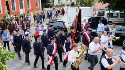 Bild: do
Das 250-jährige Kirchweihjubiläum in Oberbibrach begann mit einem imposanten Kirchenzug.