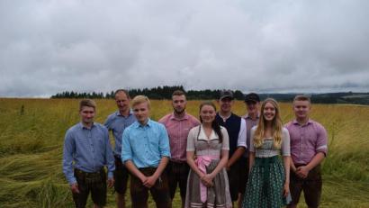 Bild: Florian Siegler/exb
Die Landjugend Adlholz wählt einen neuen Vorstand.