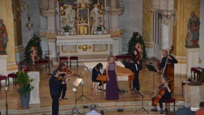Bild: dob
Mit der Vohenstraußer Sopranistin Laura Demjan ging das Arte Ensemble eine herrliche Symbiose ein.