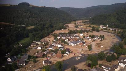 Bild: Thomas Frey/dpa
Die üblichen Policen in der Gebäudeversicherung umfassen Hochwasser und Überschwemmung meist nicht.