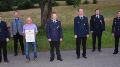 Bild: bö
Die Feuerwehr Ransbach ehrt und wählt (von links): Vorsitzender Christoph Finn, Bürgermeister Florian Junkes, Ehrenvorsitzender Vinzenz Praller, Kommandant Andreas Bruckmüller, Jürgen Hirsch sowie die Kreisbrandmeister Helmut Braun und Alexander Graf.