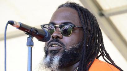 Bild: Kunz
Tanquoray-Frontmann Ashonte „Dolo“ Lee. Er steht mit der Combo am Sonntag ab 15 Uhr auf der Pavillon-Bühne des Englischen Gartens.