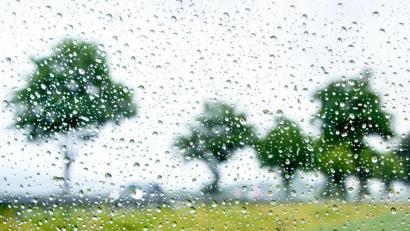Symbolbild: Hauke-Christian Dittrich/dpa
Die nächste Woche bringt kühles Wetter und einige Regenschauer in die Oberpfalz.