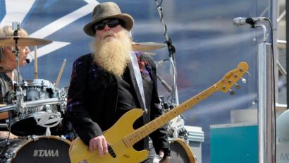 Archivbild: Mike Mccarn/dpa
Bassist Dusty Hill ist im Alter von 72 Jahren gestorben.
