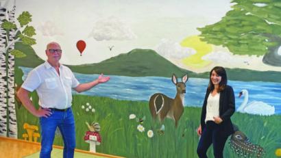 Bild: phl
Musikschulleiter Steffen Weber mit Katharina Rösel, dem Städtischen Bauhof der Stadt Sulzbach-Rosenberg und dem Förderverein der Städtischen Sing- und Musikschule.