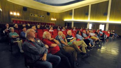Bild: Stephan Huber
Im denkmalgeschützten Ringtheater befasst sich die Podiumsdiskussion "Altstadt bewahren & gestalten – Denkmalpflege und Stadtentwicklung auf der Höhe der Zeit mit genau diesem Thema.