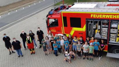 Bild: sei
Einen spannenden Unterrichtstag erleben die Grundschüler der Klassen drei und vier bei der Feuerwehr.