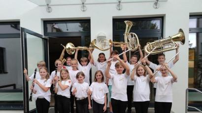 Bild: Wolfgang Lehnert
Juniororchester freut sich über die neuen Vereins-T-Shirts und hofft auf neue Nachwuchsmusiker.