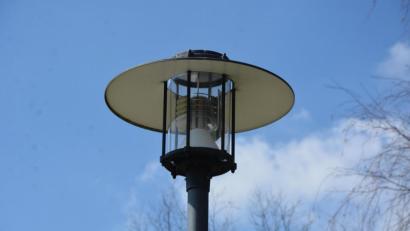 Symbolbild: jr
Mehr als 50 Prozent Stromkosten könnte die Stadt Schönsee durch die Umrüstung der Straßenlampen auf LED einsparen. Doch dafür ist auch ein nicht unerheblicher Investitionsbetrag notwendig.