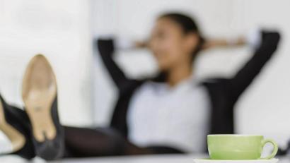 Symbolbild:  Monique Wüstenhagen/dpa
Nach dem Urlaub entspannt in den Arbeitsalltag starten – das gelingt mit kleinen Tagträumen in der Pause.