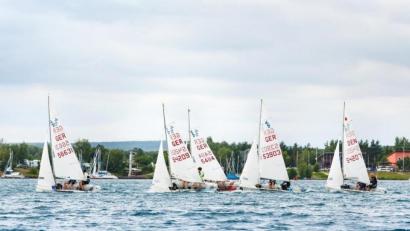 Bild: Schraml
Der Brückelsee war Austragungsort von zwei Regatten, die der Yachtclub Weiden durchführte.