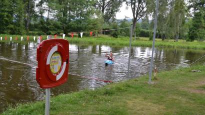 Bild: hcz
Oberhalb der Absperrung ist der Bereich der Kanuten. Unterhalb der der Schwimmer.