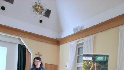 Bild: exb
Vanessa Kaiser, Managerin für angewandte Gesundheitswissenschaften an der Hochschule in Coburg, stelle das Kursangebot "AOK-GeWinn" für Senioren vor.