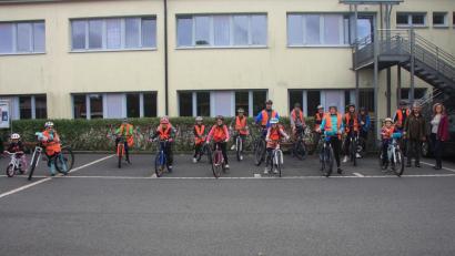 Archivbild: wro
Die beliebte Radl-Tour des CSU-Ortsverbandes Fuchsmühl durch Wald und Flur (hier ein Bild aus dem Vorjahr) wird heuer neu aufgelegt.