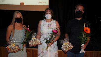 Bild: kro
Die Lehrkräfte Alena-Sarah Kneidl, Sylvia Weiß und Benedict Grüner (von links) wurden an der Mittelschule Waldsassen verabschiedet.