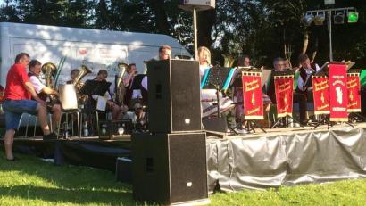 Bild: Stadt Schönsee
Die Grenzlandblaskapelle Dietersdorf unterhielt die Gäste beim "kleinen Bürgerfest".