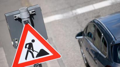 Symbolbild: Sebastian Gollnow/dpa
Von einer Baustelle in Kohlberg wurden in jüngster Zeit mehrere Straßenverkehrsschilder geklaut.