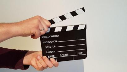 Bild: Christopher Dotzler
Klappe und Action: Zu den Tipps fürs Heimkino zählen in diesem Monat unter anderem "Eins, Zwei, Drei" von Billy Wilder, "Palm Springs" und "Lord of War".