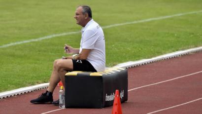 Archivbild: Hubert Ziegler
Karl-Heinz Wagner, Trainer des FC Amberg, fordert von seiner Mannschaft in Passau ein ganz anderes Auftreten als zuletzt gegen Bogen.