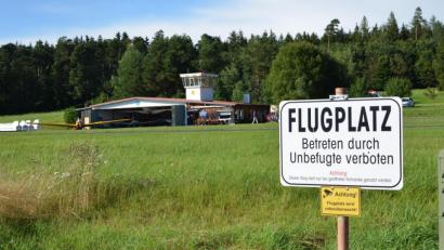 Bild: exb
Anwohner fühlen sich zunehmend durch den Fluglärm, der vom Flugplatz Schweißlohe ausgeht, belästigt.