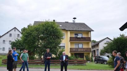 Bild: bnr
Die Sirene in Trichenricht ist defekt und muss erneuert werden. Künftig soll sie auf einem Stahlmast am Dorfplatz installiert werden.