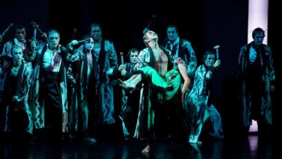 Bild: Bregenzer Festspiele Karl Forster/exb
Christopher Oellerich (vorne, Mitte) aus Weiden spielte bei den Bregenzer Festspielen in dem Stück "Nero" mit.