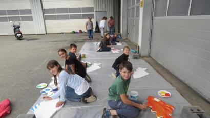 Bild: jzk
Viel Spaß hatten die Kinder beim Bemalen eines Fisches für den Seeleiten-Park.