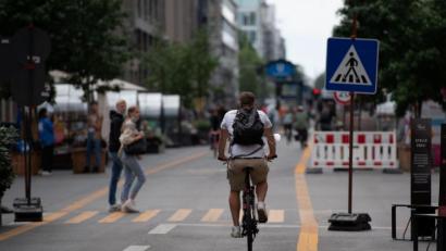 Symbolbild: Paul Zinken/dpa
Für den tagtäglichen Gebrauch soll in ganz Bayern ein gutes Radwegenetz entstehen, damit Radfahrer sich möglichst ungehindert fortbewegen können.