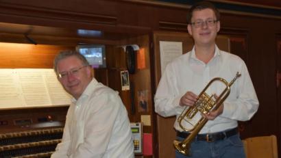 Bild: hcz
Harald (links) und Andreas Bäumler begeistern bei der Mittagsmatinee in der Josefskirche.