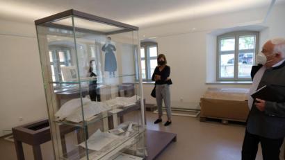 Bild: hba
Bei einem Blick hinter die Kulissen konnten sich die Museumsleiter über den aktuellen Stand im Theres-Neumann-Museum informieren.