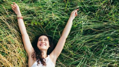 Bild: asife – stock.adobe.com 
Wer von innen heraus strahlt, braucht keine teuren Beauty-Produkte.