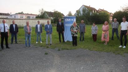 Bild: wro
Das neue Führungsteam der CSA Tirschenreuth: (von links) stellvertretender CSU-Kreisvorsitzender Johannes Reger, Mario Rabenbauer, Toni Dutz, Michael Rüth, Reiner Meier, Vorsitzender Huberth Rosner, Christa Schleyer, Kurt Scharf, Irmgard Hegen, Ulrike Geyer-Rosenthal, Martin Hecht und Andreas Malzer.
